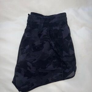Lululemon Hotty Hot HR Short
